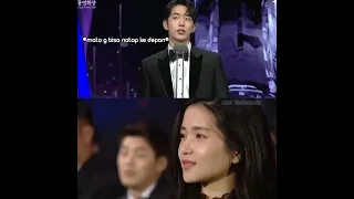 kim taeri looking nam joo hyuk winning speech award