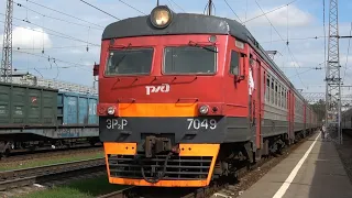 Электропоезд ЭР2Р-7049 отправляется со станции Рязань-1