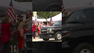 Watch supporters greet Trump motorcade ahead of arraignment