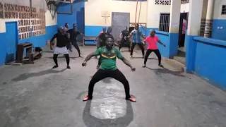 Chorégraphie de danse afro sur le titre kuluta de @djbombeh  Dj Bombe H