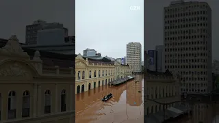 Centro de Porto Alegre é tomado pela água do Guaíba