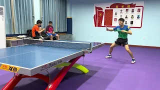 Constant backhand loop training table tennis