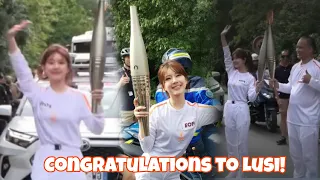 Zhao Lusi kept smiling & waving during the torch relay, became the most cheerful torchbearer