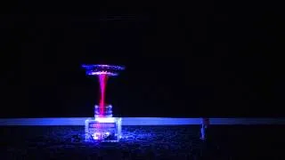 oneTesla - Tesla Coil - Full power run of "He's a Pirate" (2013-09-21)