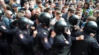 Arrests made at Moscow anti-corruption protest