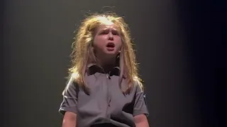 Calma por Sofi Oscos - Quiet en español - Matilda el musical - Teatro Gran Rex Argentina 2023