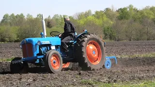 STICHTING BOVEM PLOEGEN MET OLDTIMERS