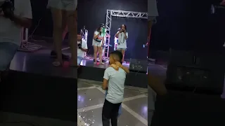 e piseiro e com esse casal Mirim aí e tome forro