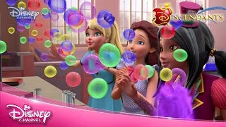 Chemical Reaction | Descendants: Wicked World 🍎 | Disney Channel | Disney Arabia