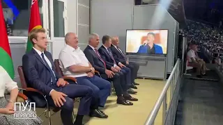 Лукашенко с сыном Николаем смотрят «Славянский базар»