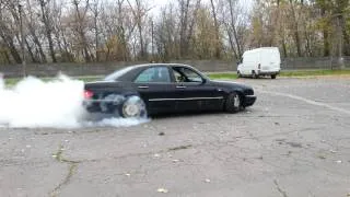 Mercedes OM606 turbo burnout with stock 177ps engine !