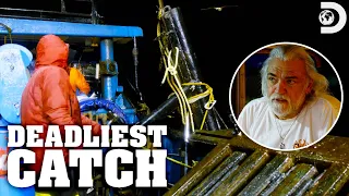 The Summer Bay Has Catastrophic Part Failure | Deadliest Catch