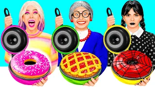Défi De Cuisine Wednesday vs Grand-Mère | Gadgets de Cuisine et Astuces Parentales par TeenTeam