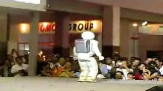 Asimo running @ Jakarta Motor Show 2008