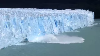 Падение льда. Ледник Перито-Морено.