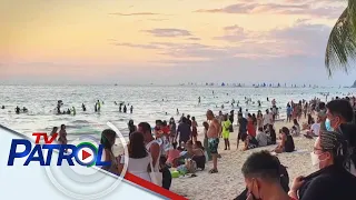 Bilang ng mga turista sa Boracay noong Holy Week, sumobra sa limit: DOT | TV Patrol