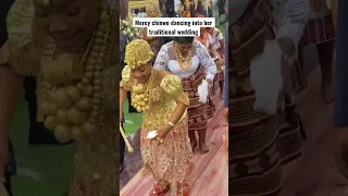 Mercy Chinwo dancing in for her traditional marriage