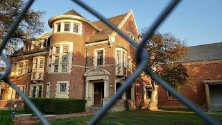 Visiting The American Horror Story House - Filming Location