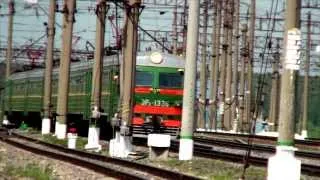 ЭР2-1336 прибывает на станцию Узуново (HD 1080)