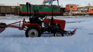 Минитракторы Уралец -  уборка снега на ж/д станции Еманжелинск