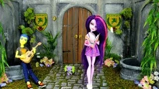 How to Make a Doll School: Courtyard | Plus Custom MLP Flash Sentry