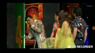 Kriti Sanon slaps Akshay Kumar