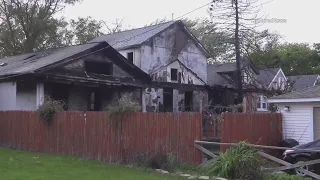 3 homes damaged after fire breaks out in Jefferson Park