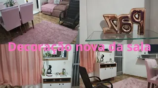 faxinei a sala| mudei toda a decoração|comprei capas pra minhas cadeiras