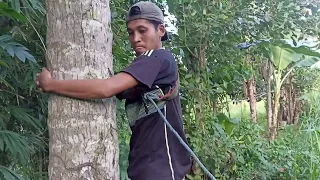 HARI PERTAMA PUASA BERBUKA PAKAI KELAPA MUDA ALAT PEMETIK KELAPA LUAR BIASA