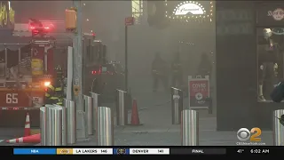 Manhole fire sends people into panic in Times Square