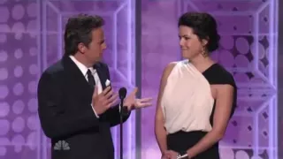 Lauren Graham and Matthew Perry - Emmy Awards 2010