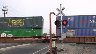 [New E-Bells] UP 7751 Intermodal Stack Train North, W. Elkhorn Blvd. Railroad Crossing, Rio Linda CA