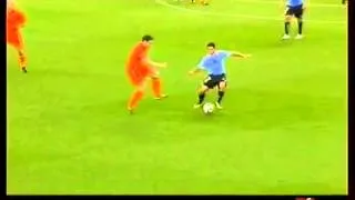 Terrible foul Mark van Bommel vs Uruguay