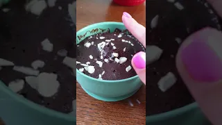 2 minute chocolate mug cake 🧁или мгновенный шоколадный кекс в микроволновке! #shorts