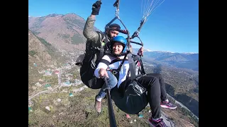 Land Kara do video | Paragliding |  Love Her voice| Funny | | Daring Girl | Manali