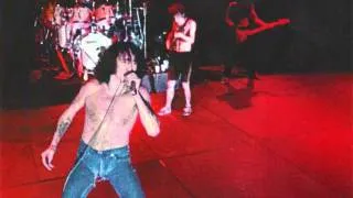 AC/DC ( RARE BON SCOTT RECORDING 1979 )  DANGEROUS BUSINESS