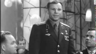 Yuriy Gagarin says a New Year Toast (1963, with English subs)