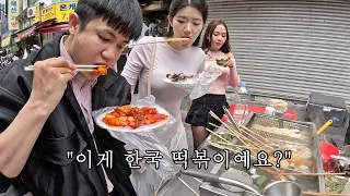 한국 길거리 분식을 처음 먹어 본 베트남 직원들의 반응?! (떡볶이, 순대, 어묵, 찌짐, 팥빙수, 칼국수)
