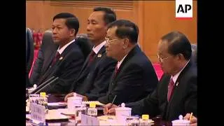 Visiting Myanmar's leader Than Shwe holds talks with Chinese president