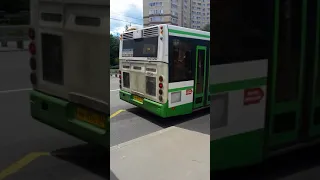 Автобус ЛиАЗ 5292 коптит