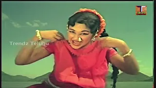 Thurrupitta Thurrupitta Video song Mayadari Malligadu Movie songs |Krishna | Manjula |Trendz Telugu