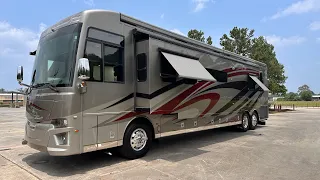 2019 Newmar Dutchstar 4363 For Sale at RV Dealer in Houston, TX . $329,995
