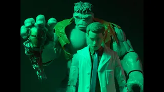 IRON MAN VS THE HULK. A Stop Motion Animation.