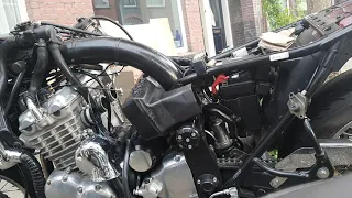 Triumph Thunderbird 900, install carbs and T300 airbox