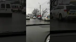 Видео канала «ДТП дороги Николаева»: в Николаеве маршрутка врезалась в автобус