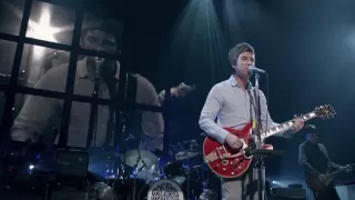 Noel Gallagher's High Flying Birds - Everybody's On The Run (Live at the O2, London)