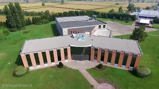 Estratto di filmato aziendale con drone