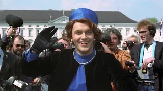 25.4.1991: Hape Kerkeling überrascht als Königin Beatrix