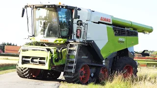 Claas Lexion 8900 - THE WORLDS BIGGEST COMBINE - Getting The Job Done in The Barley Field | Harvest
