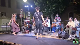 Pizzica di San Marzano Orchestra Etnomusa di Sapienza di Roma.Canti e ballate popolari etnici